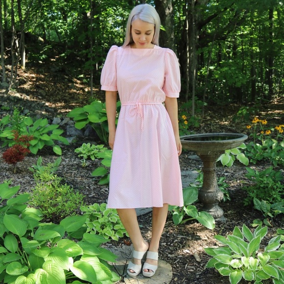 50's style baby pink pinstripe dress - Picture 7 of 8